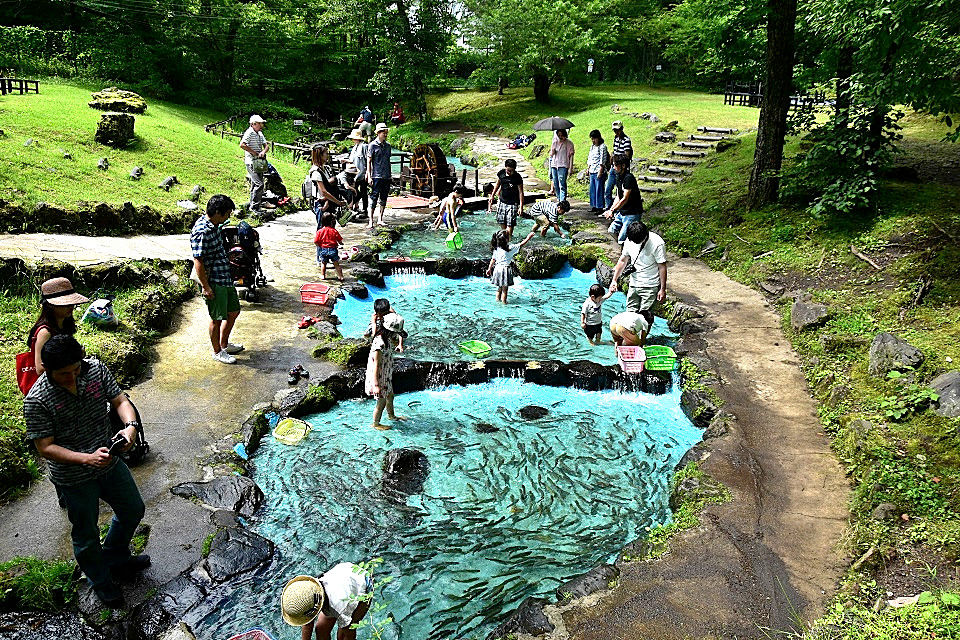 子どもに新鮮な体験 軽井沢おもちゃ王国 日本の原風景