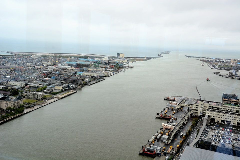 日本の原風景 : 信濃川紀行（開港150年の新潟港）