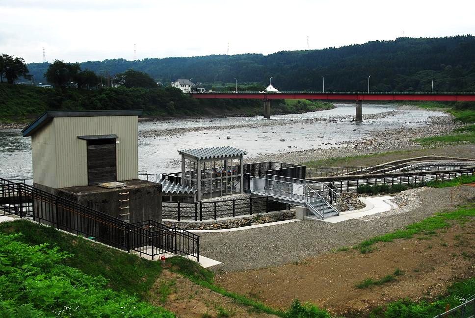 信濃川 宮中取水ダムに魚道観察室 新潟県十日町市 日本の原風景