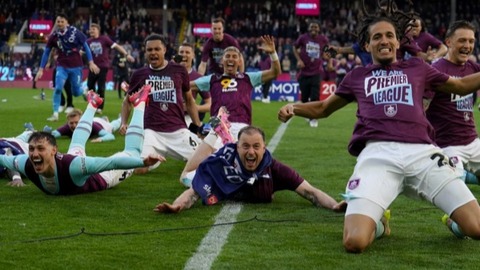 Burnley defeated Sheffield United 2-1
