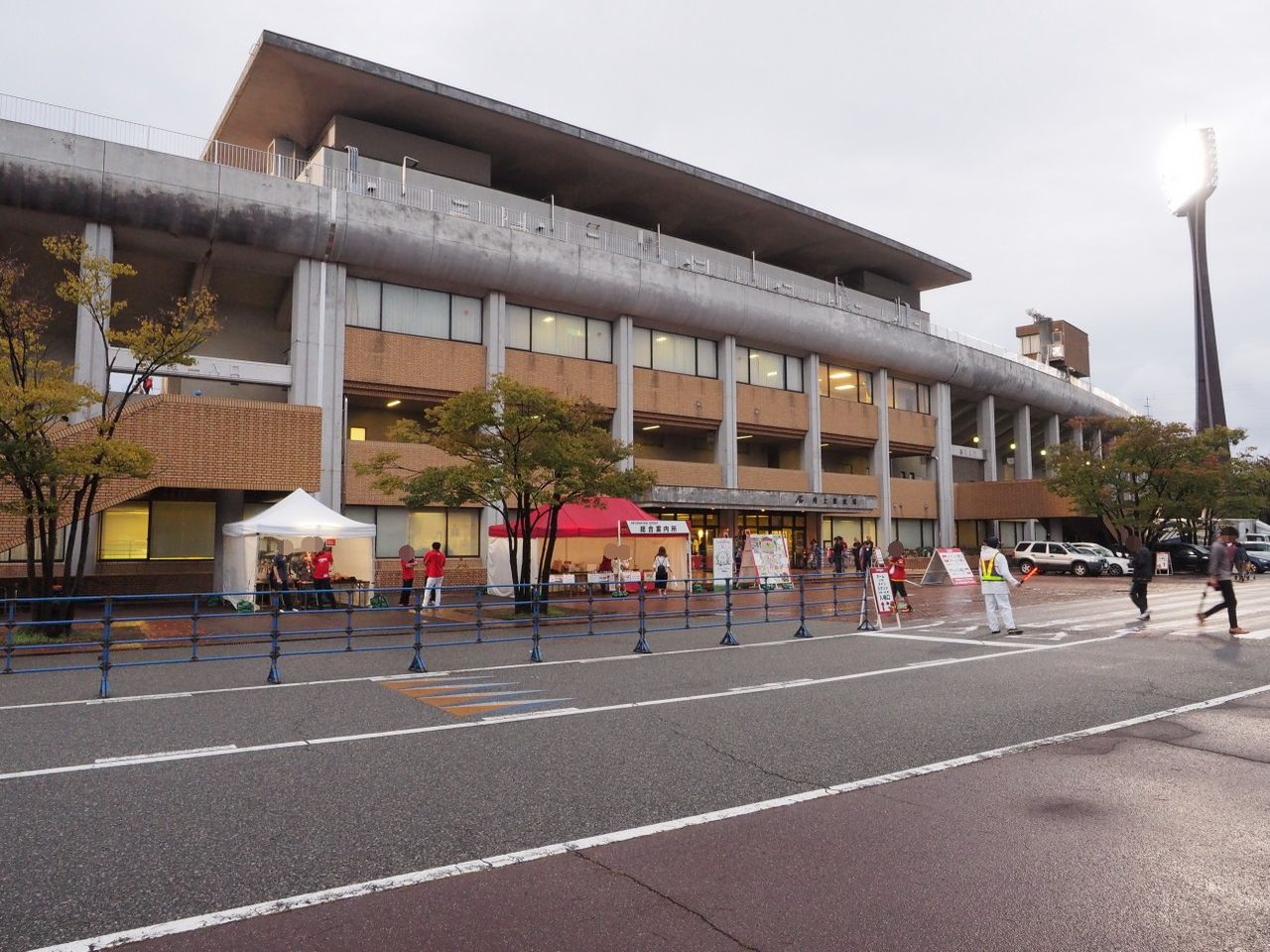 石川県西部緑地公園陸上競技場