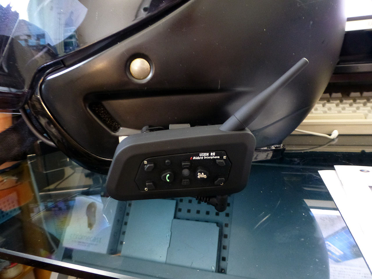 バイク用ヘッドセットを新調 六畳間に17台