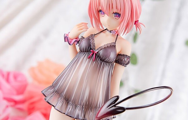 『ToLOVEる』モモのスケスケで丸見えの黒色の小悪魔ベビードール姿のエロフィギュア！