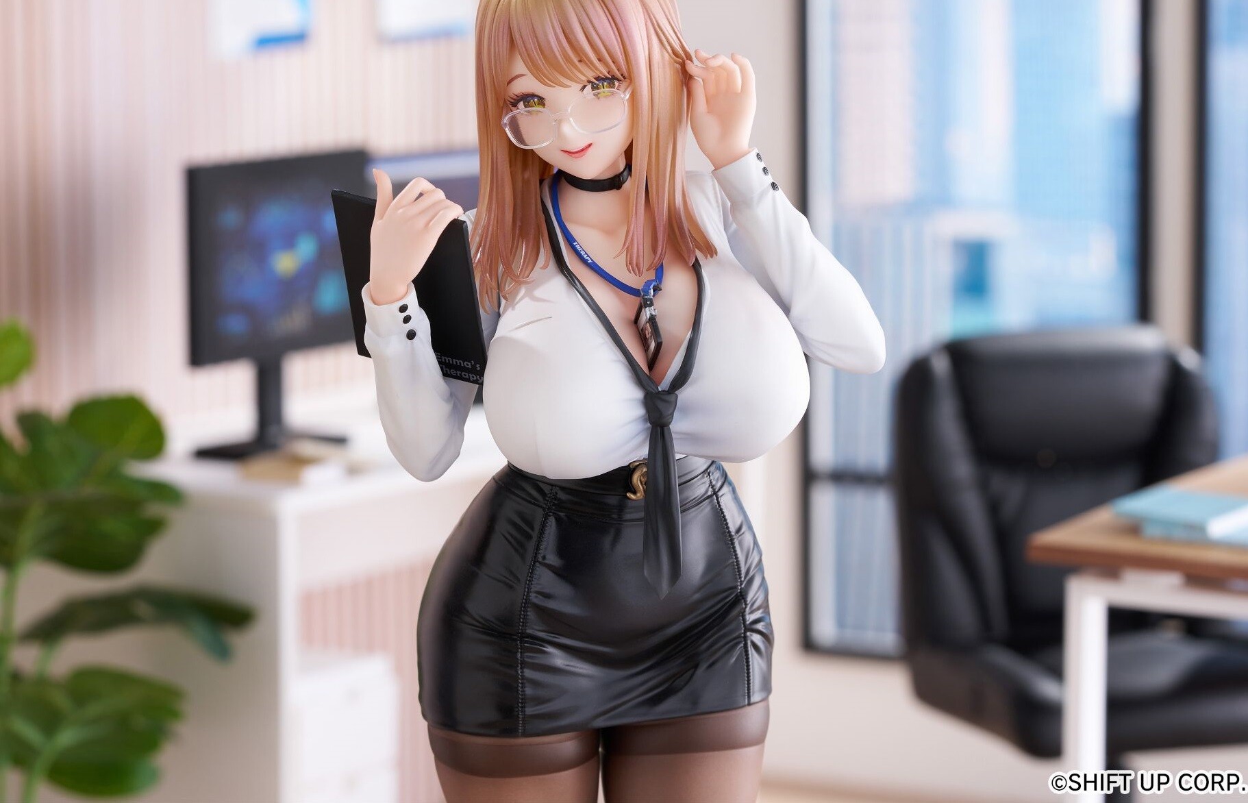 『勝利の女神：NIKKE』エマの痴女すぎるムチムチOL姿のドスケベエロフィギュア！