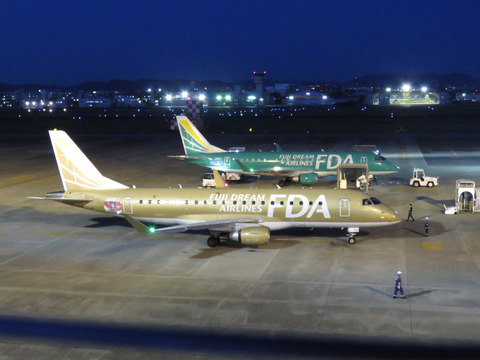 26年4月21日夜間名古屋空港 060