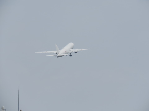 26年4月17日名古屋空港 RWY 16 032