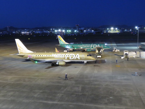 26年4月21日夜間名古屋空港 052