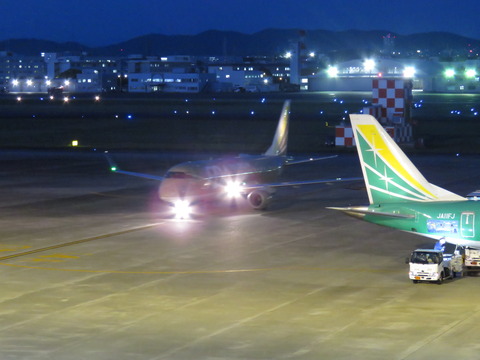 26年4月21日夜間名古屋空港 034