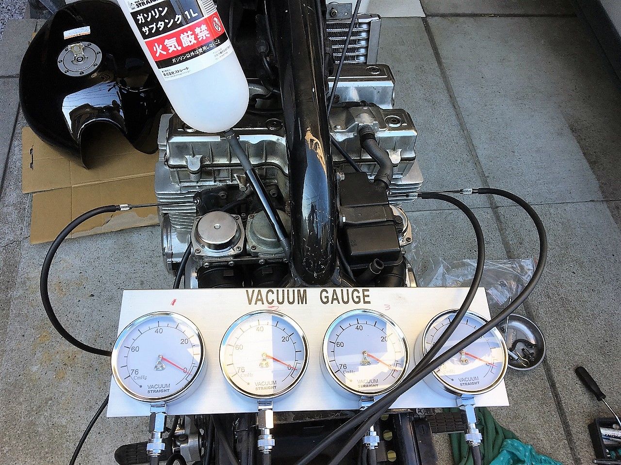 AP 車・バイク・自転車 4連バキュームゲージ新品 同調 サブタンク1L新品