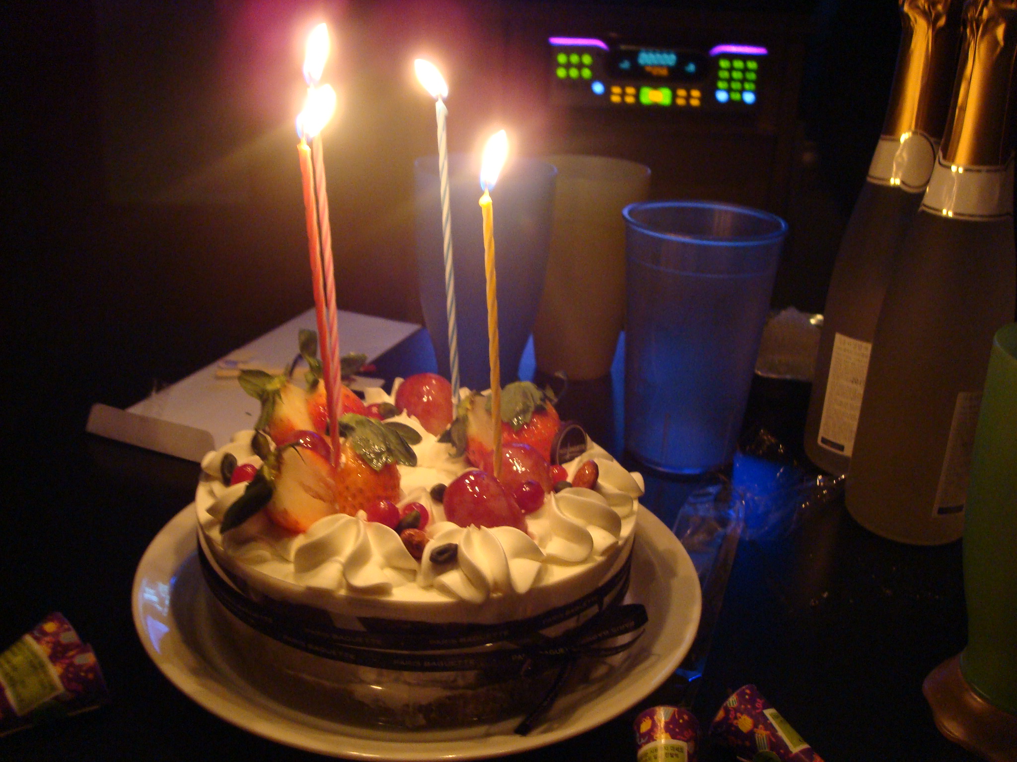 ケーキをワンホールやけ食いしたいときもある ハルハル