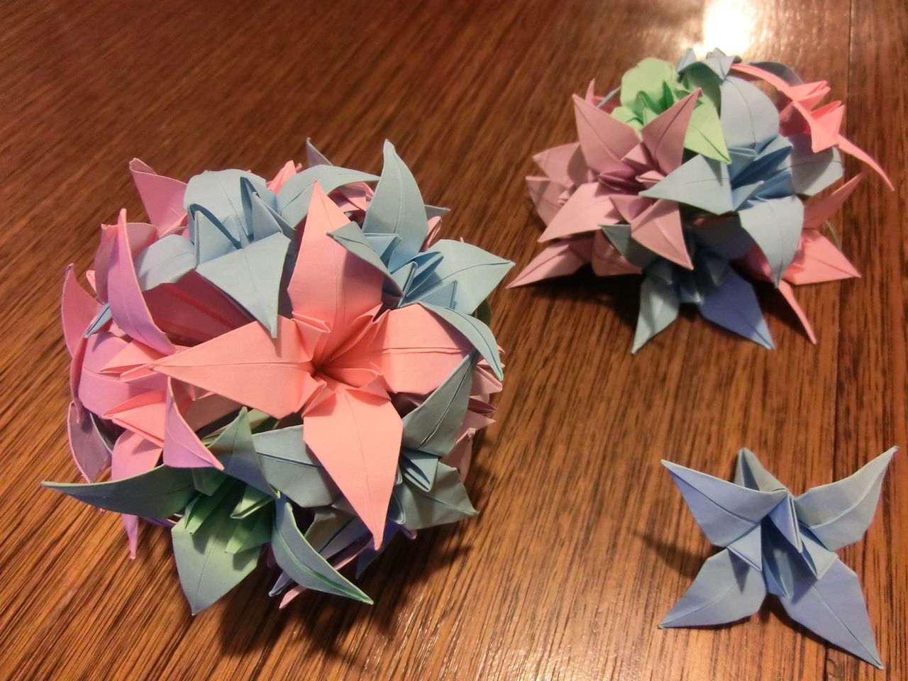 あやめのくす玉 おりがみにっき