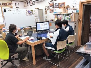 IMG-4048 (1)