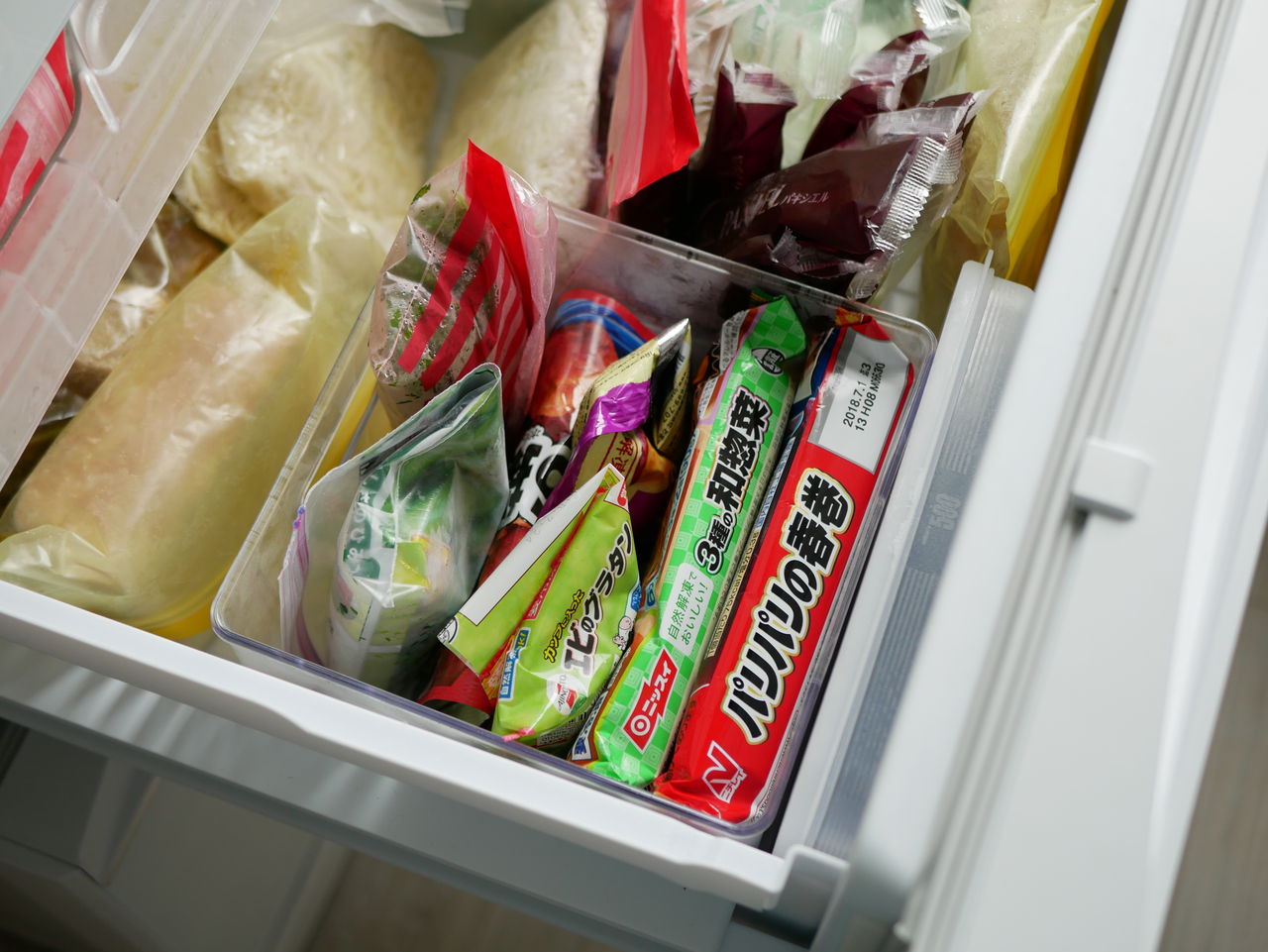 ニトリ 購入品 冷凍庫のざっくり収納にピッタリのケース ちいさなおうちのちいさなしあわせ