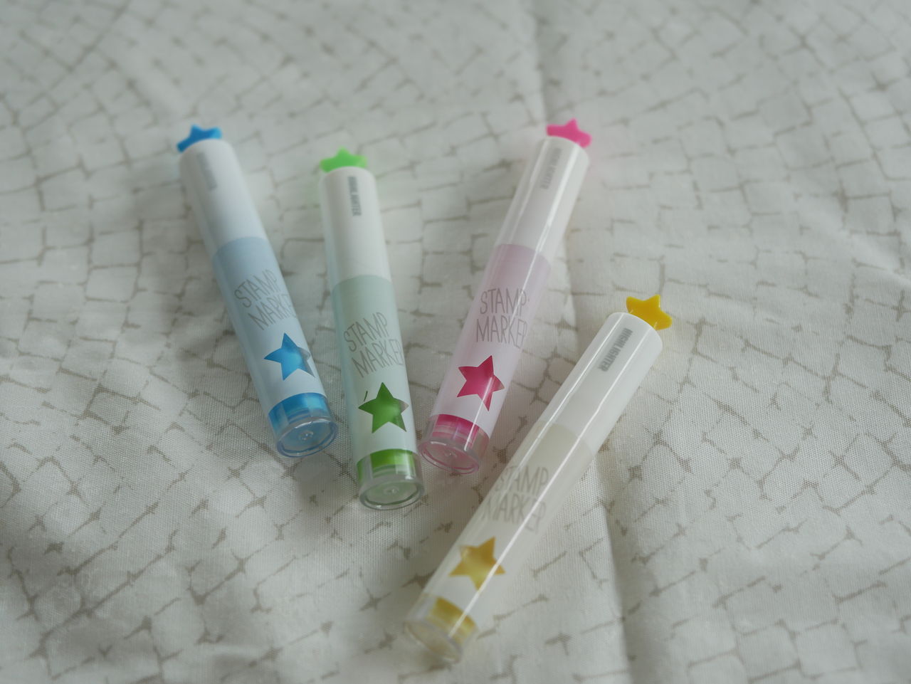 ダイソー 一目ぼれの新商品 艸 テンション上がる激かわアイテム 真っ白シンプルでこのダイソー率 ちいさなおうちのちいさなしあわせ