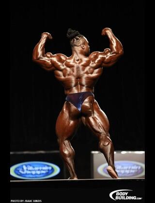 鬼の顔 をつくる 背中トレ 古民家ジム 筋肉製作所