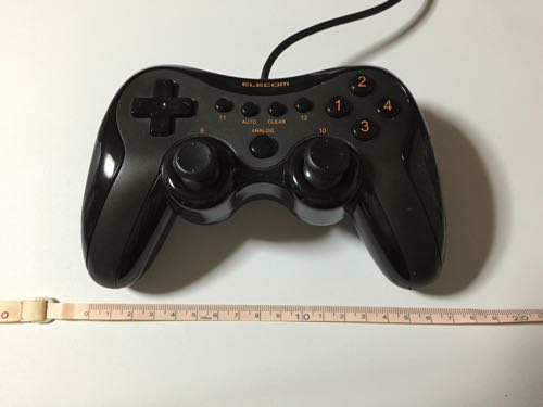 ゲームコントローラーとメジャー写真