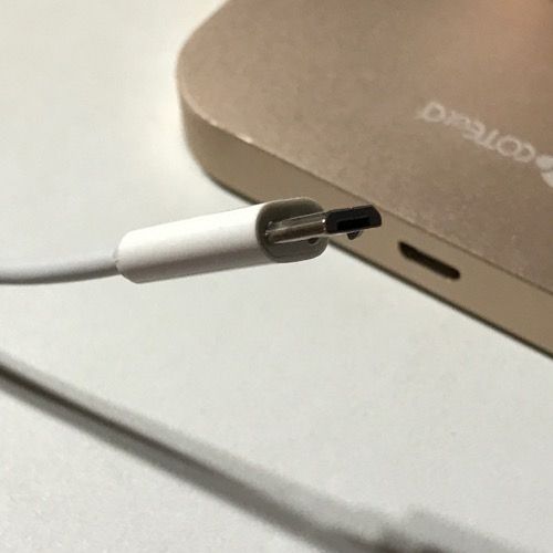 iPhone充電スタンド充電端子写真