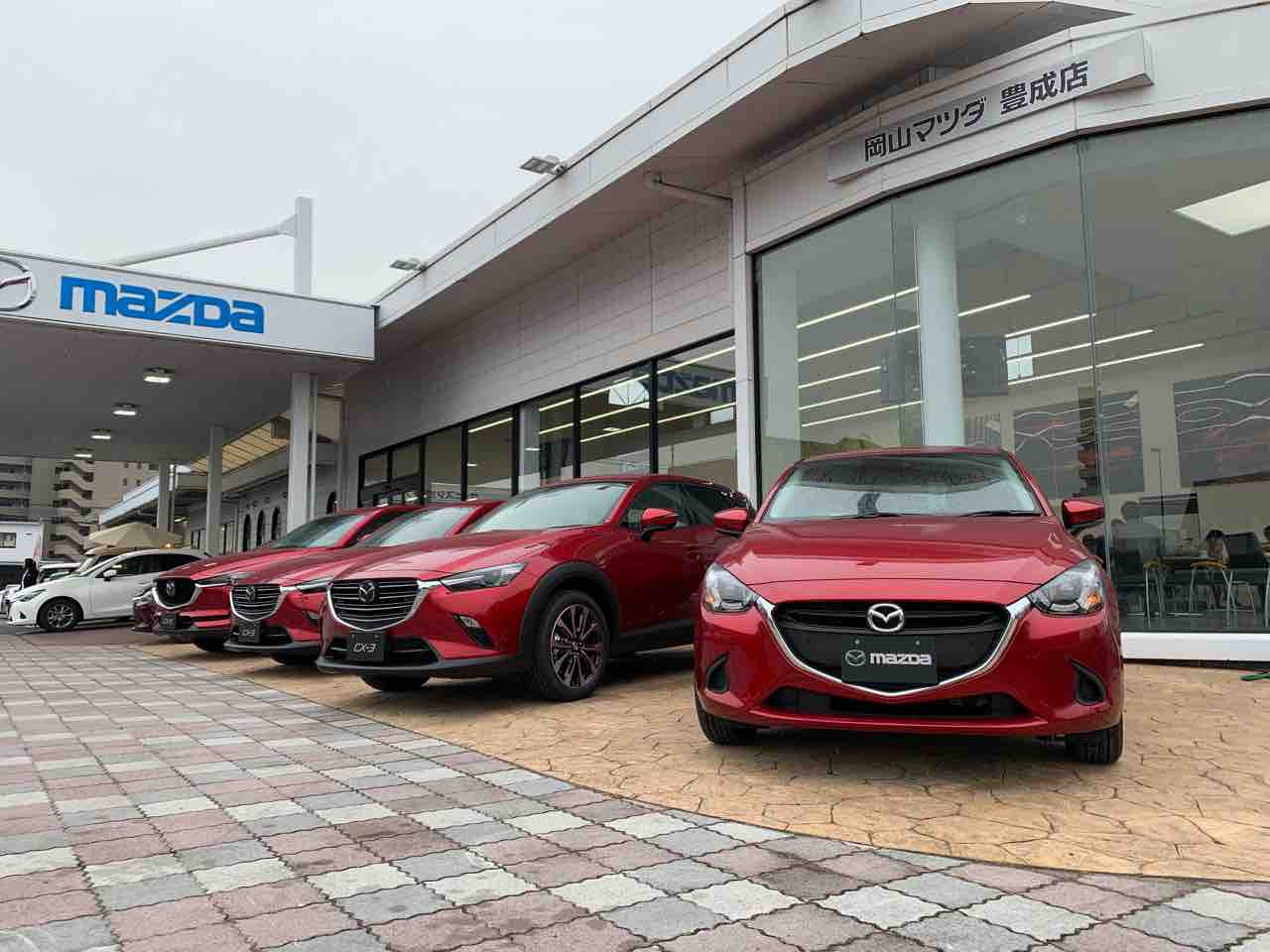 赤赤赤赤展示会 Mazdaとゆかいな仲間たち 岡山マツダ豊成店