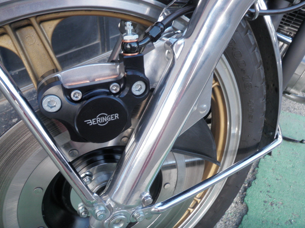 ホンダCB750fourブレーキキャリパー