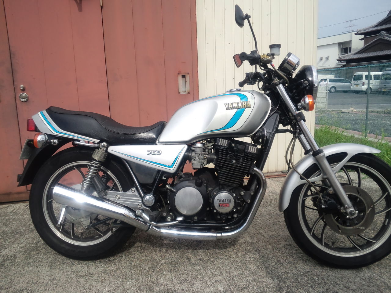ヤマハ　XJ750E用シングルシート xj750e シート オーダーメイド XJ750E 5G8 ショート管 マフラー 70Φの