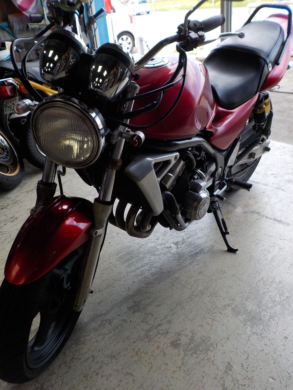 バリオス タイヤバルブ交換 他 Zr250b Mc Craft