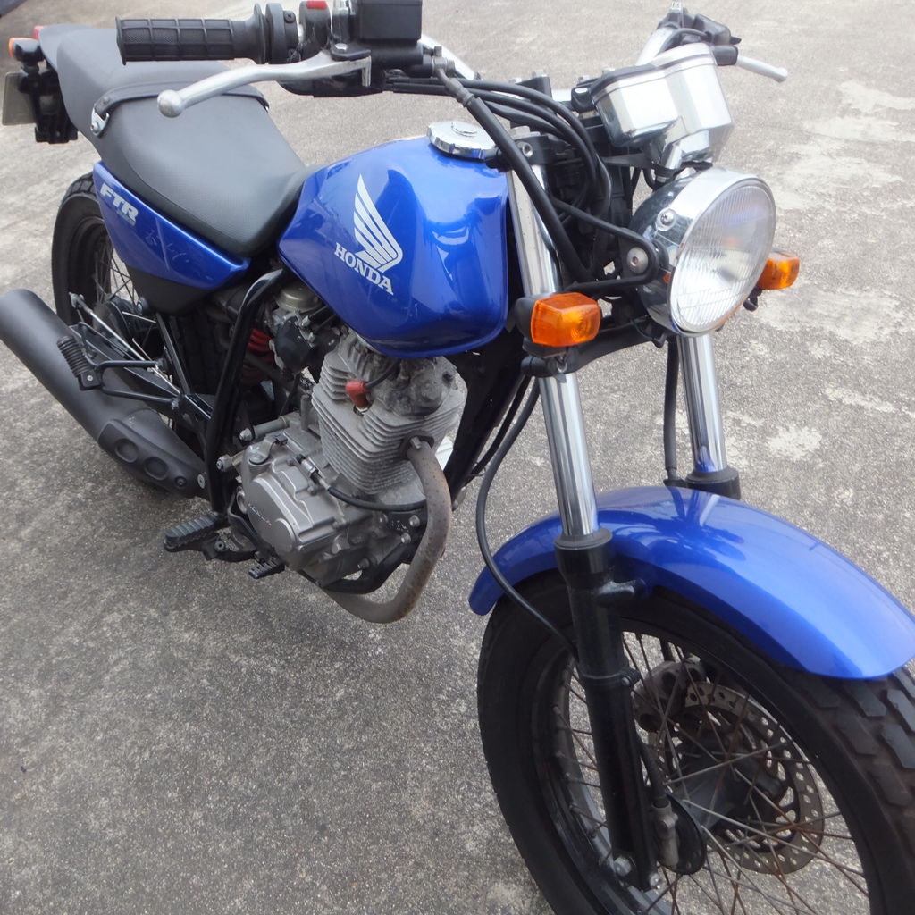 Honda Ftr223 Mc34 エンジンオイル F ブレーキフルード交換 Mc Craft Honda Ftr223 Mc34 エンジンオイル F ブレーキフルード交換 Mc Craft