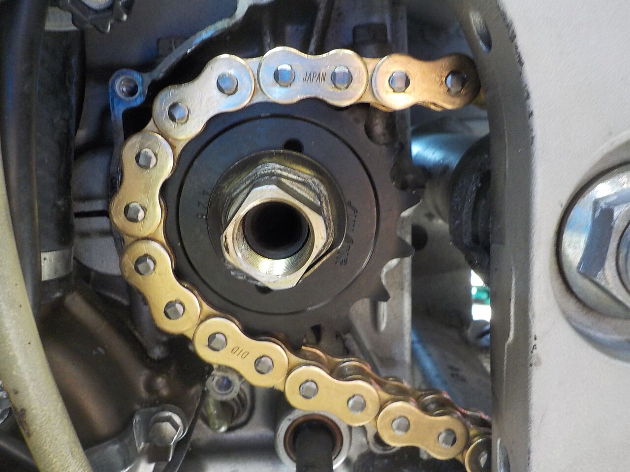 ZX-9R チェーン スプロケット 交換 : MC Craft