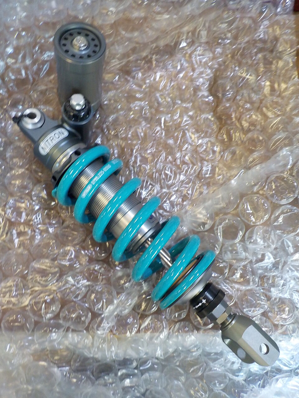 サスペンション Amazon | OHLINS(オーリンズ) リアサスペンション ZX-6R (13-19