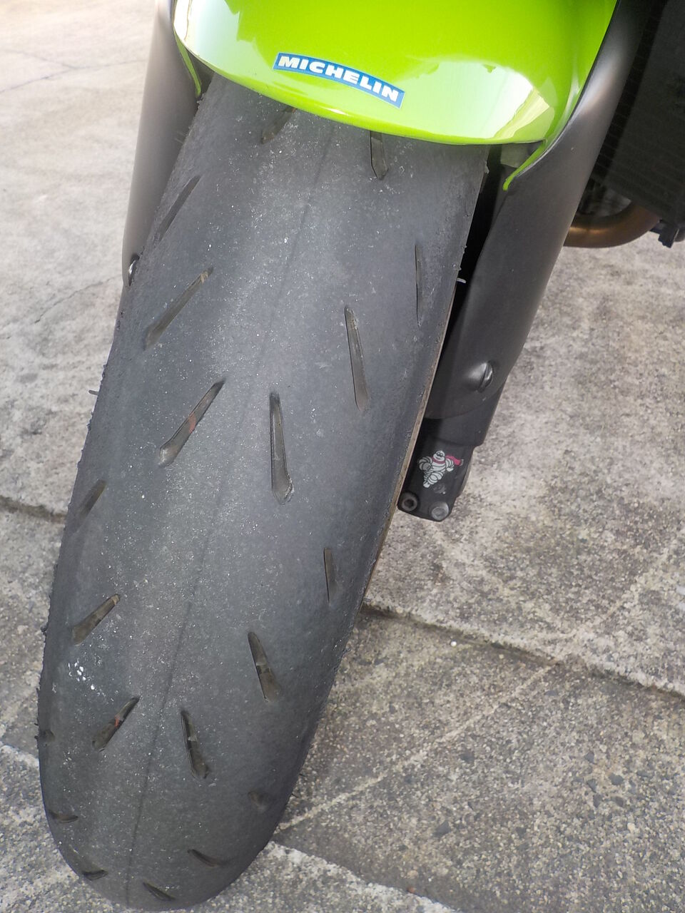 ZX-9R タイヤ 交換 '00 E1 : MC Craft