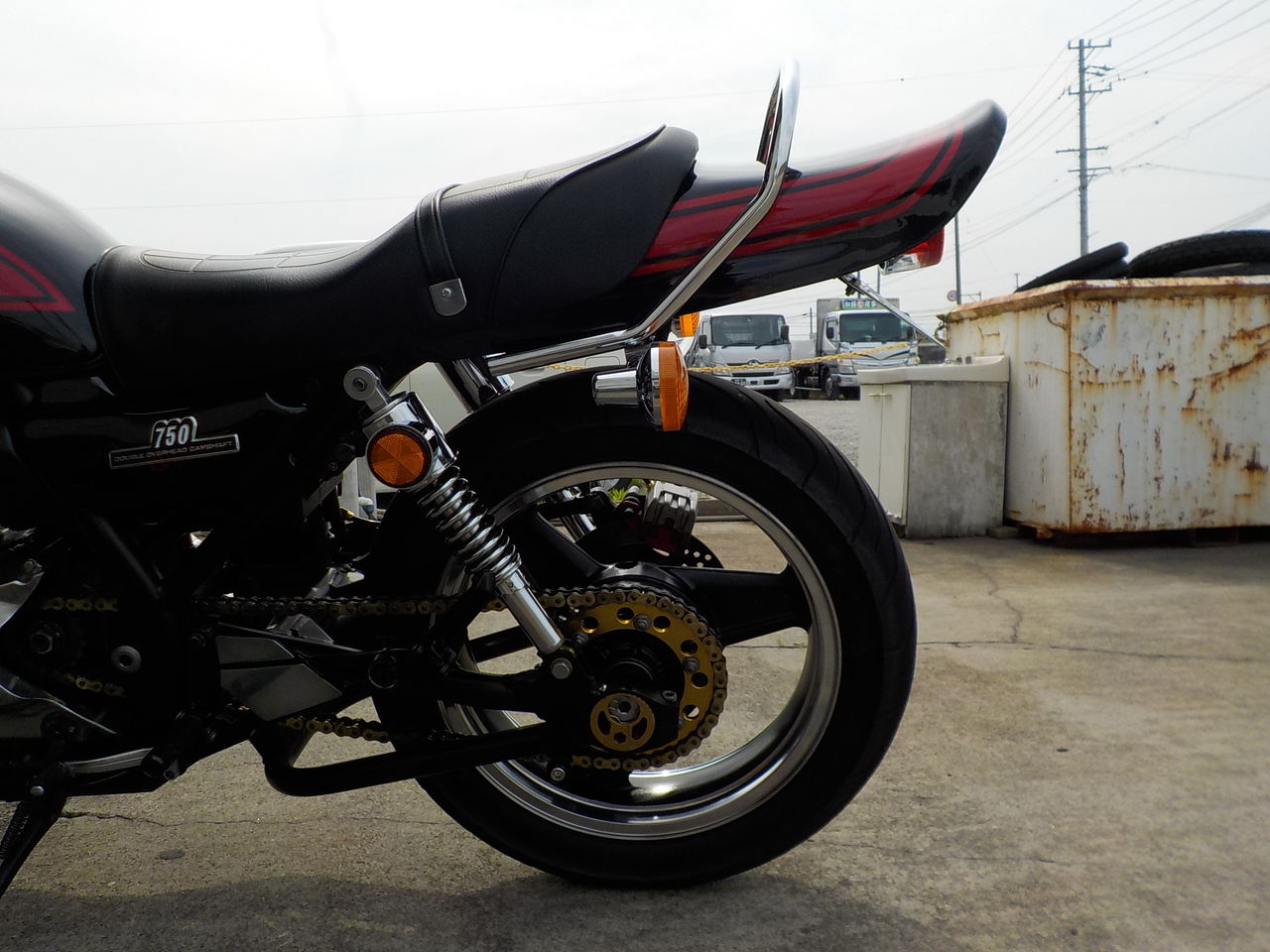 ゼファー750 フロントフェンダー 茶M 社外  ZR750C FRP:32115083