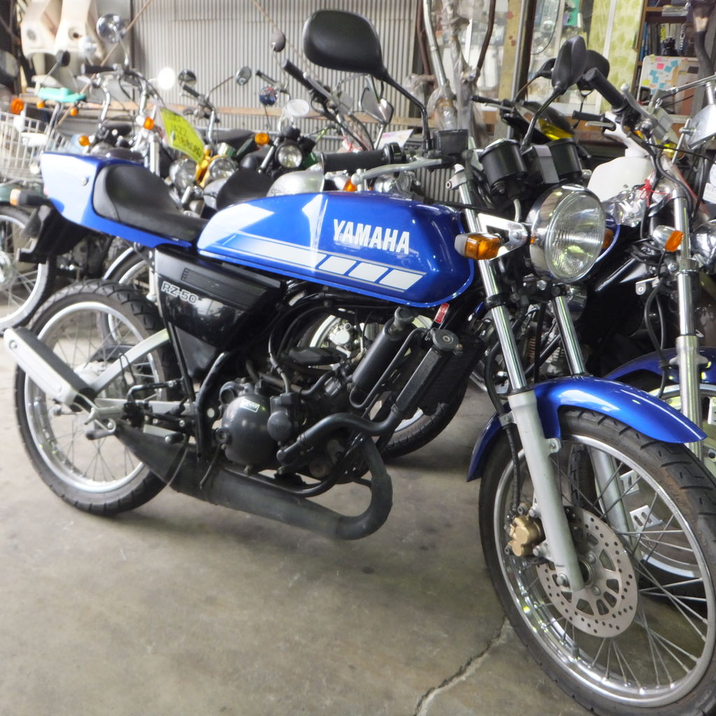 RZ50 RA02J 純正フロントホイール　タイヤ付き RZ50 RA02J 純正フロントホイール タイヤ付き RZ50 RA02J 純正フロント