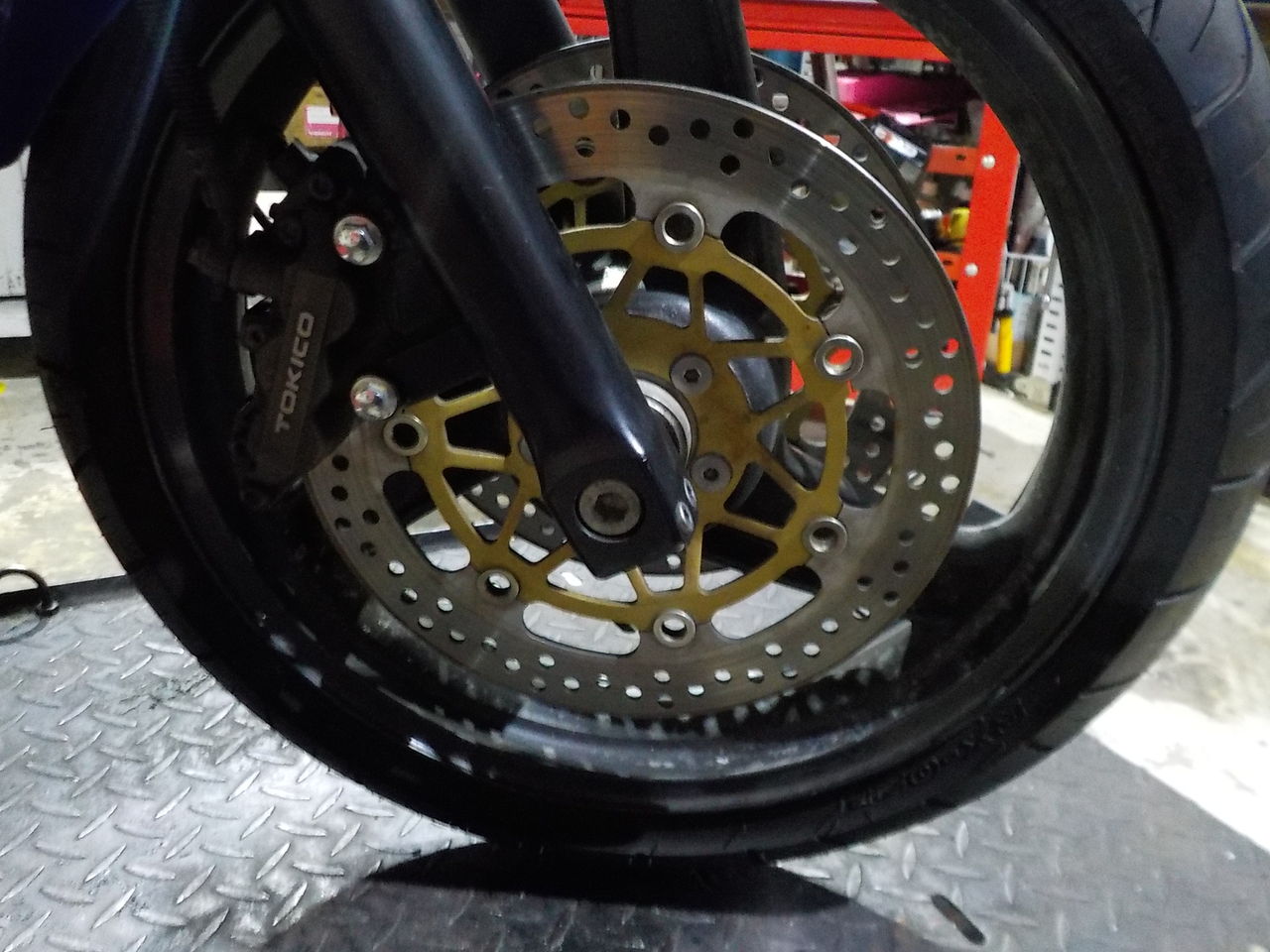 ZRX400純正フロントブレーキ_6ポット/メンテ用に/トキコ製/62mmピッチ