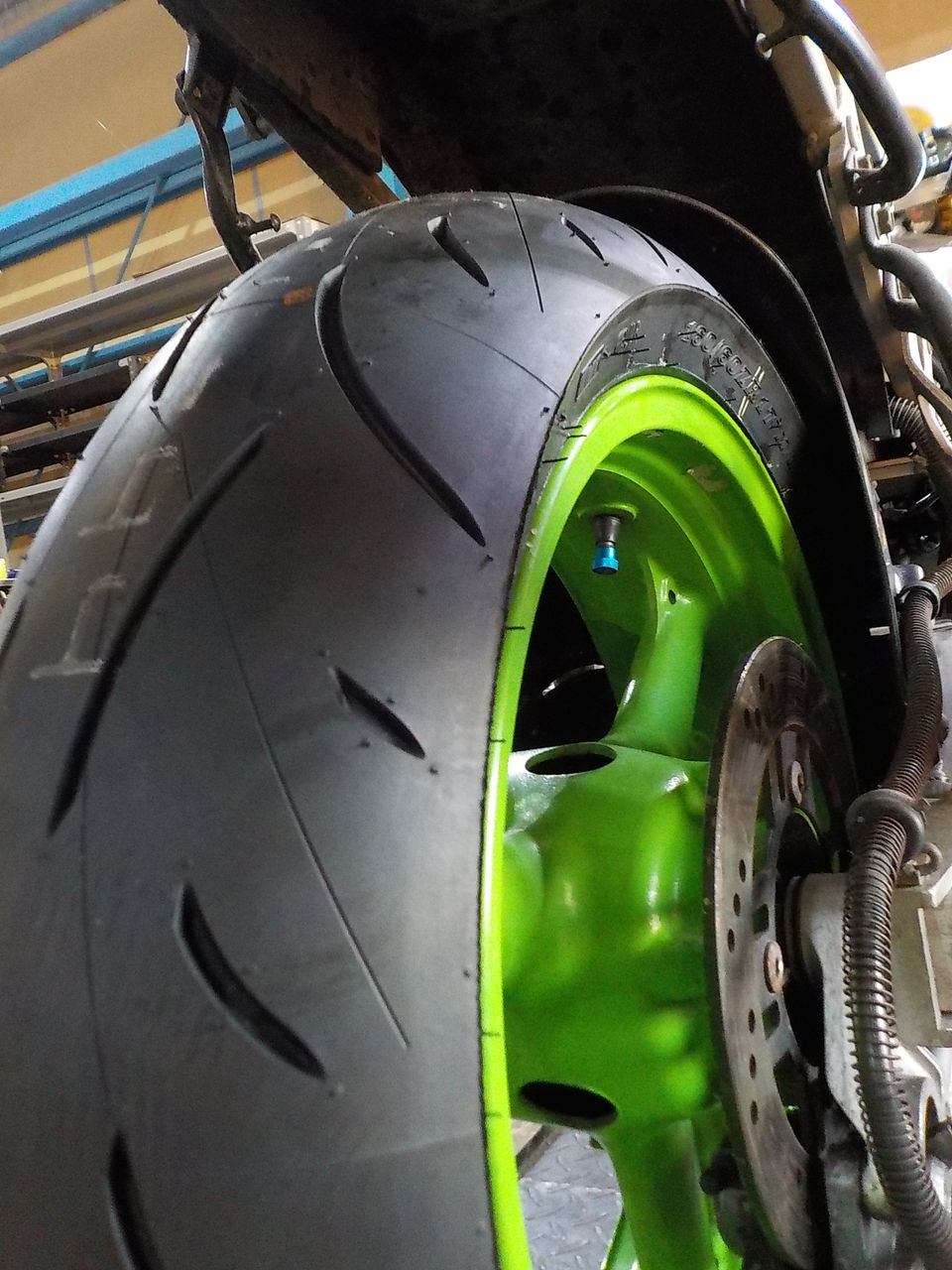 ZXR400 タイヤ＆ ホイールベアリング 交換 KAWASAKI（ZX400L