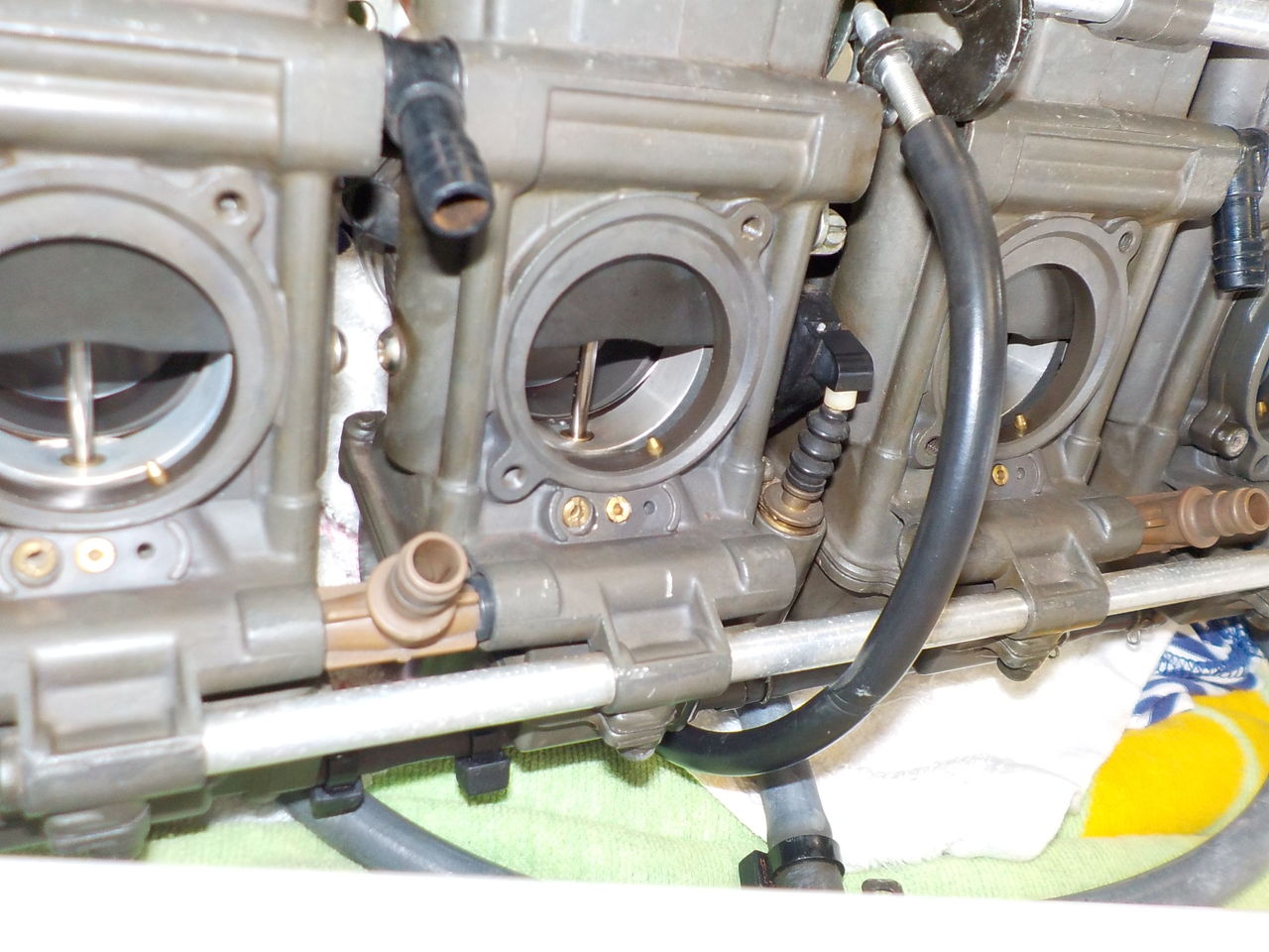 できる 27-42316 SR500、SR400 黒/赤 JP店 ヒロチー商事 - 通販 - PayPayモール ミクニ MIKUNI TMR キャブレター φ40 36 パワーフィルター仕様 00年以前 できる
