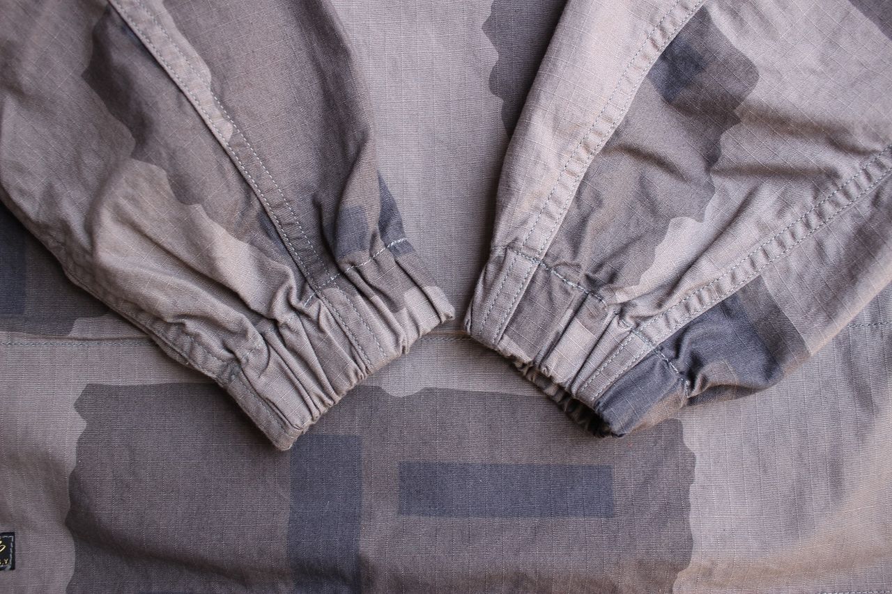 コリンボMINNEWASKA ANORAKT-PATTERN URBANCAMO コリンボMINNEWASKA ANORAKT-PATTERN URBANCAMO