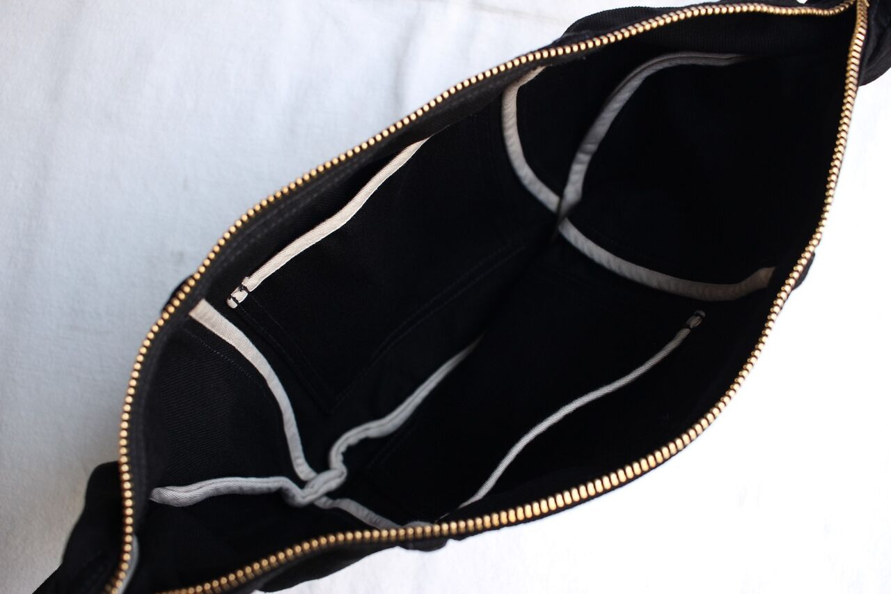 COLIMBO / LUNA PARK HALF-MOON BAG (PLAIN MODEL) : McFly