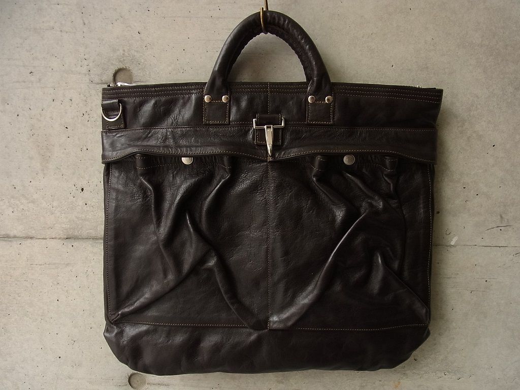 Rainbow Country - LEATHER HELMET BAG (SEAL BROWN) : McFly