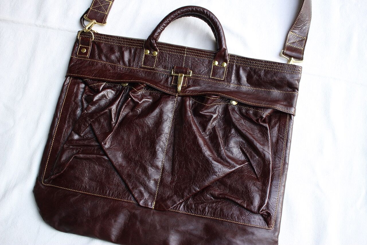 Rainbow Country / Leather Helmet Bag (SEAL BROWN) : McFly