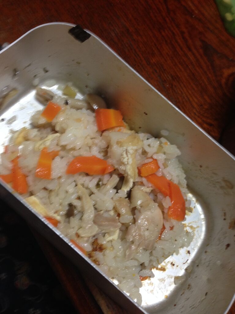 鶏炊込みご飯 メスティン料理 ちばちゃん的 こころ 鶏炊込みご飯 メスティン料理 ちばちゃん的 こころ