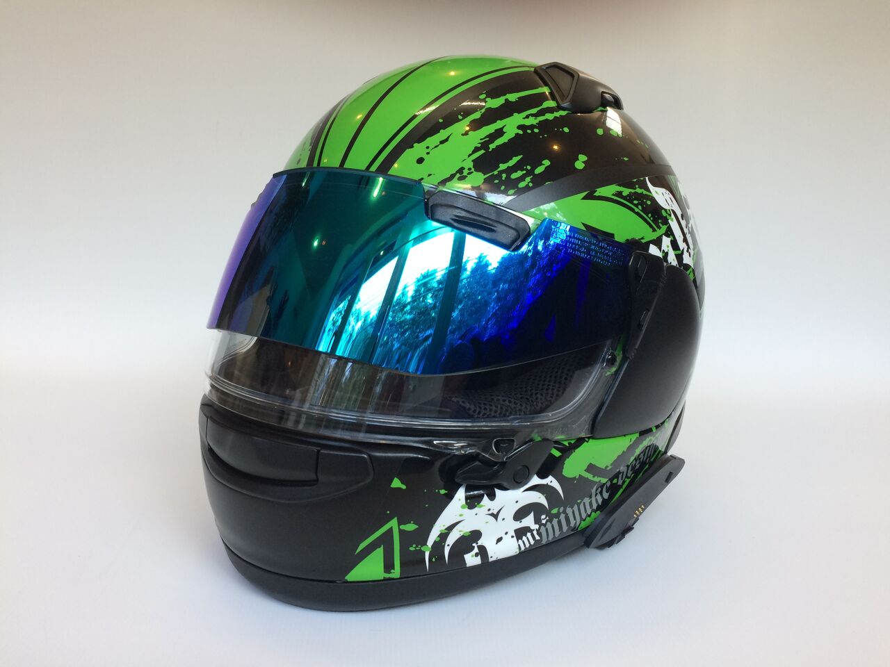 Arai Astral X ヘルメットグラフィック貼付サービス mdfスタッフブログ Arai Astral X ヘルメットグラフィック貼付サービス mdfスタッフブログ