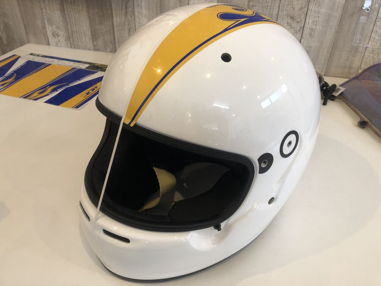 保障できる アライ 四輪用ヘルメット GP−5W 有効期限切れ general