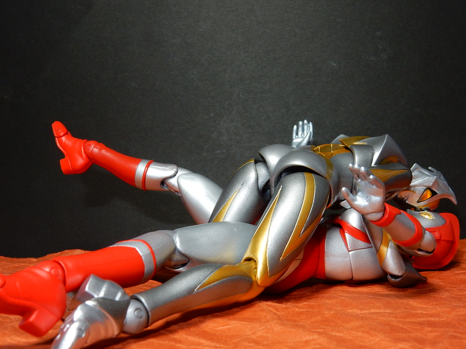 ウルトラウーマン 趣限無