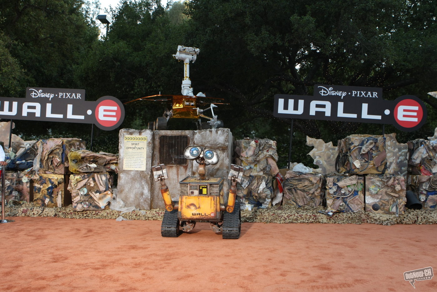 病院がインフルエンザ予防接種の受付時間を延長