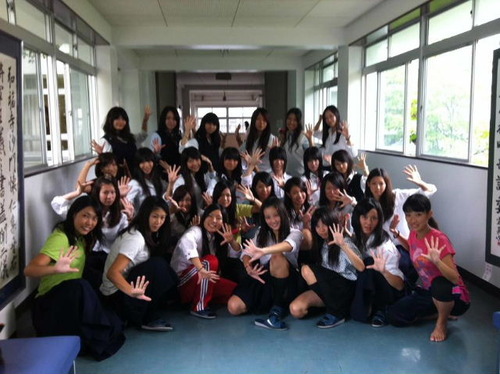 「オキリー・ドキリー」: ザ・シンプソンズのネッド・フランダースだけで結成されたバンドを紹介します