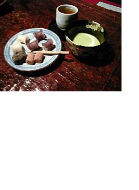 一風かわった和菓子喫茶 糸きりだんご メディアの棚