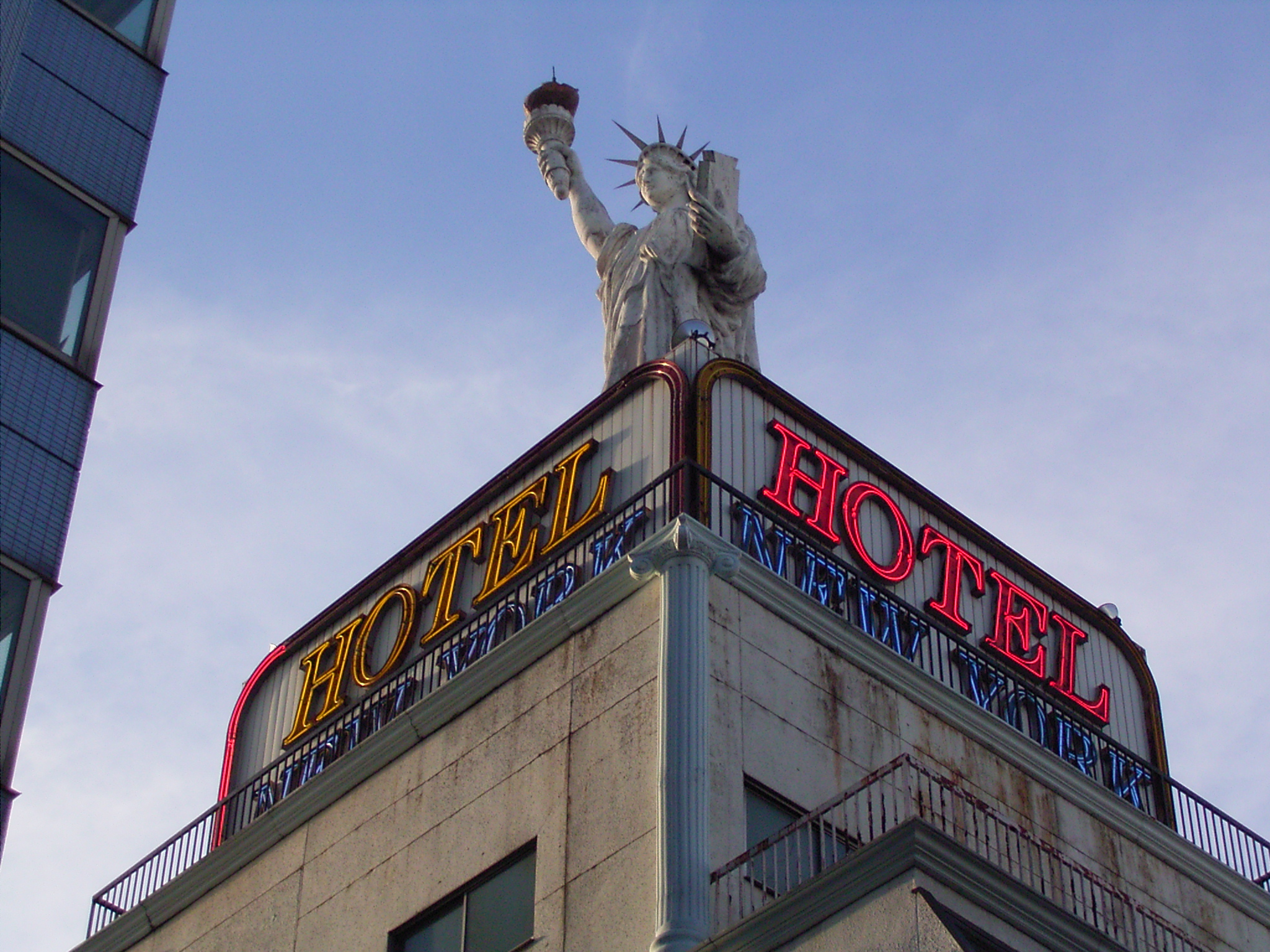 自由の女神像 吉祥寺 ホテルニューヨーク メディアの棚