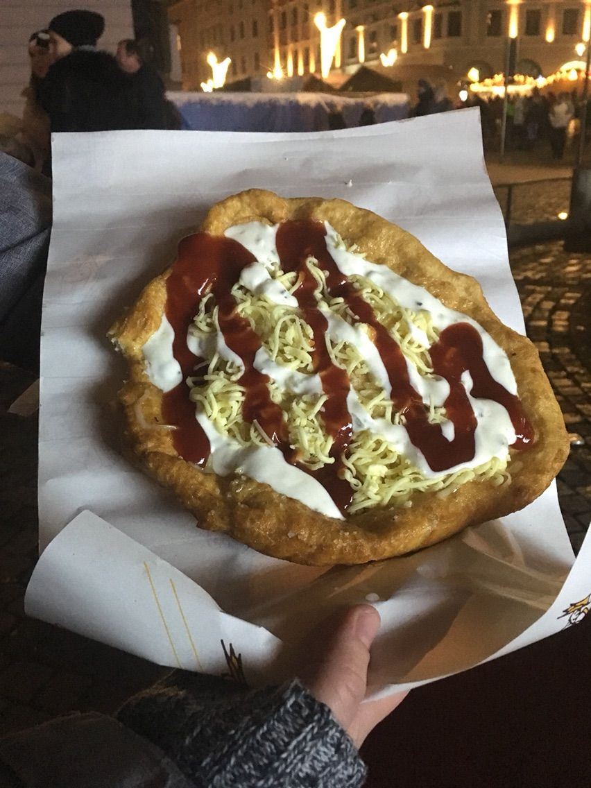 はるか チェコの食べ物 Langosを作ってみた 海外医学部生活 At チェコ