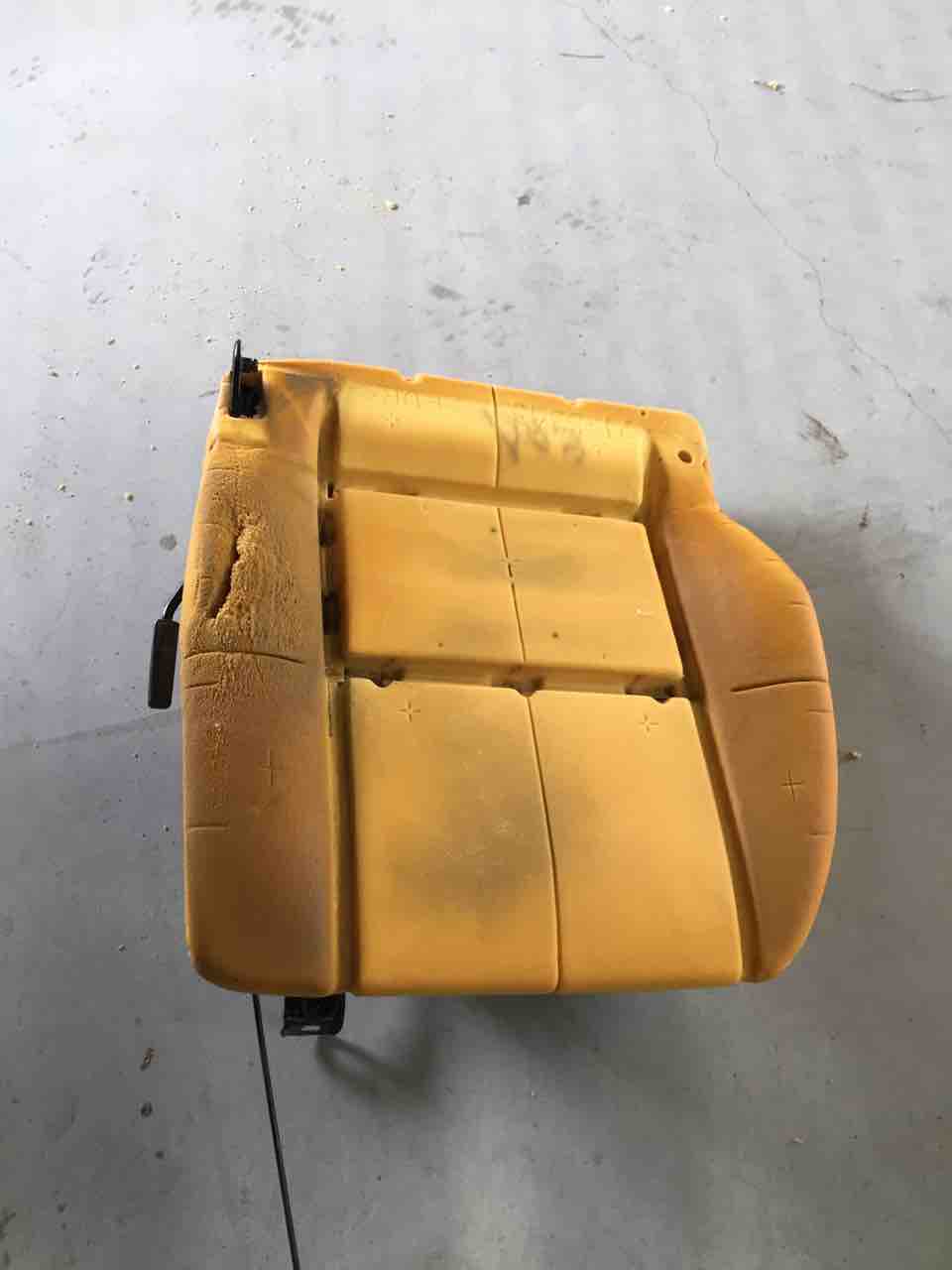 ラウンドクルーザー 座面ウレタン補修 Medusa Customs