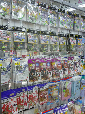 �������