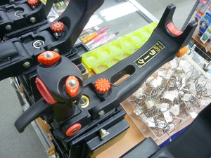 �������